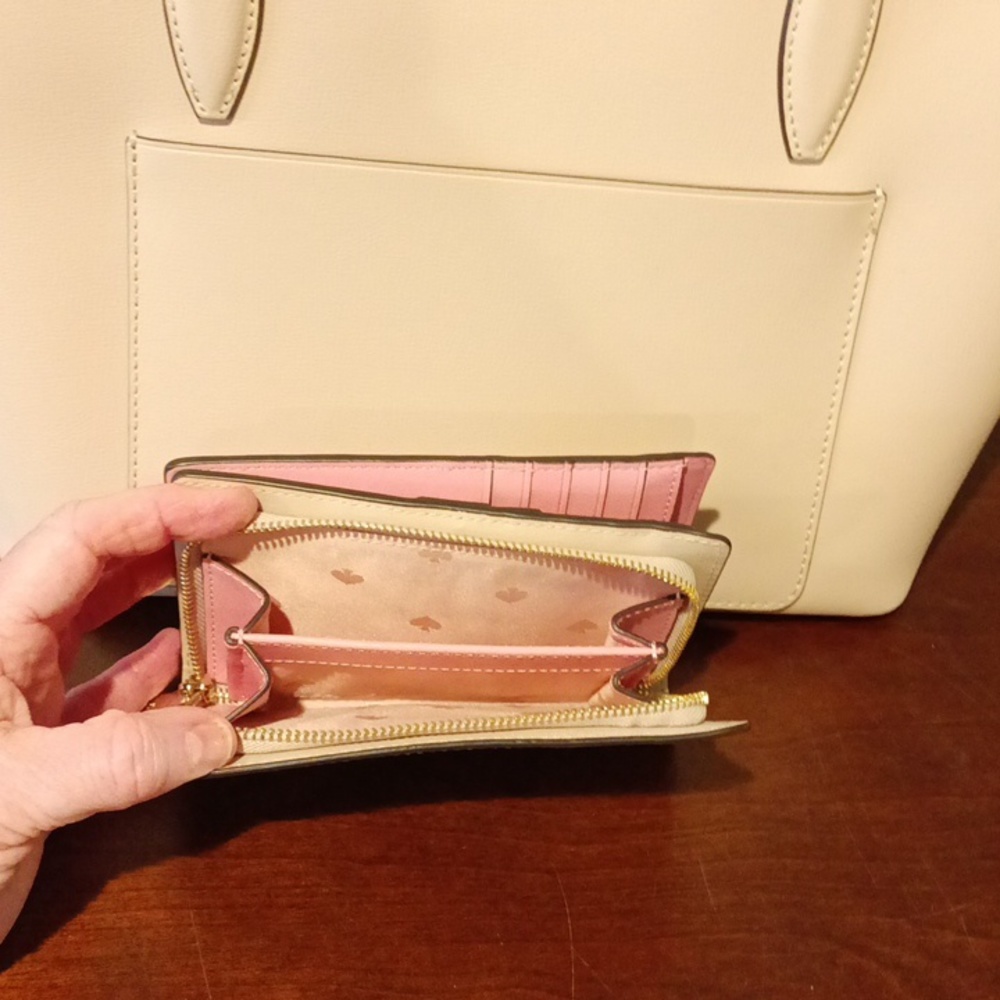 Kate Spade Adel Tote Bag Beige with Pink Interior like New with matching wallet! - Picture 10 of 10